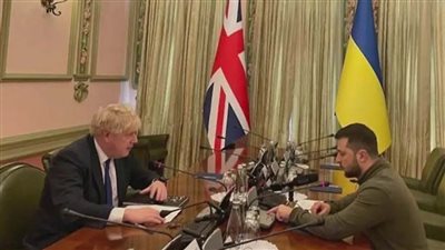 الرئاسة الأوكرانية: جونسون تحدث مع زيلينسكي عن مرحلة جديدة من المساعدات العسكرية