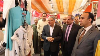  محافظ المنيا يفتتح معرض 