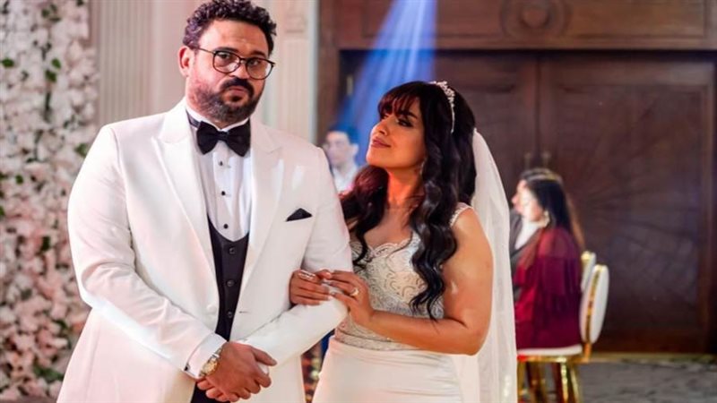 أكرم حسني وآيتن عامر