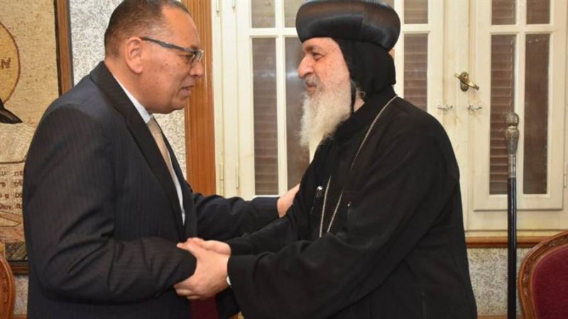 محافظ الشرقية وأسقف