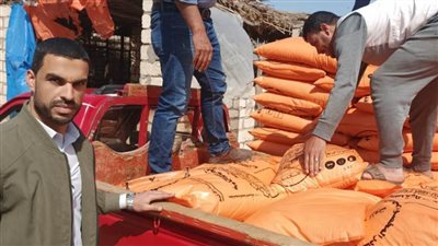 ضبط ١٠٠ طن أسمدة زراعية مجهولة المصدر ومبيدات زراعية منتهية الصلاحية بالبحيرة 