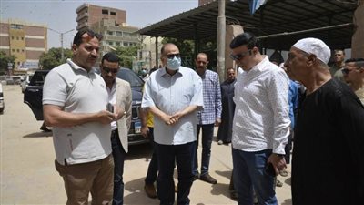 محافظ أسيوط يتفقد أعمال الرصف وتركيب الإنترلوك بشوارع مدينة أبوتيج ويتابع معدلات التنفيذ