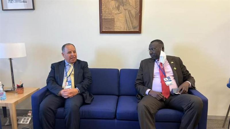 وزير المالية خلال