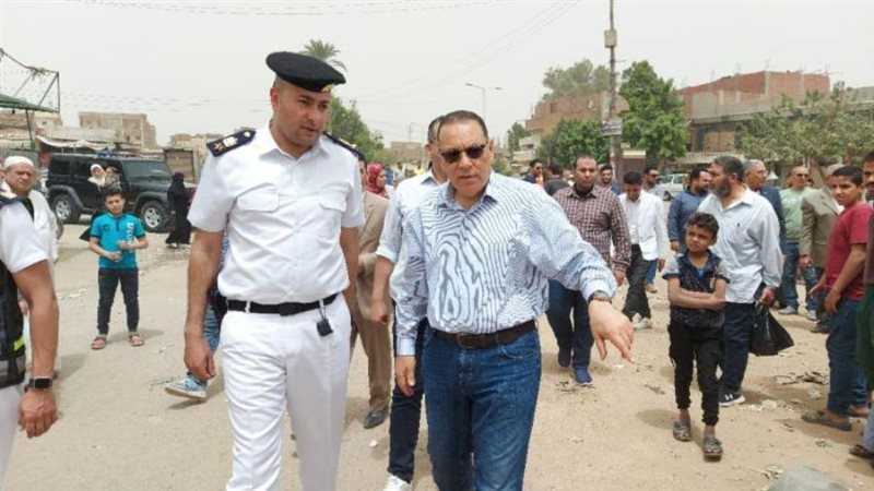 محافظ الشرقية خلال