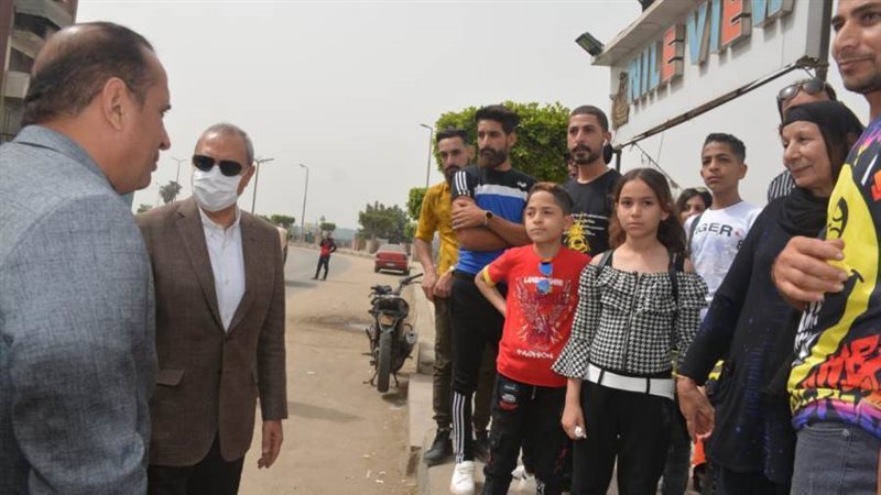 المحافظ يهنئ المواطنين