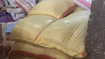 تموين الإسكندرية: ضبط مخزن أعلاف بحيازته أعلاف دواجن مجهولة المصدر