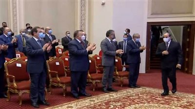 الرئيس السيسي يصل إلى مركز المنارة لحضور الاحتفال بـ