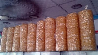 عم إسماعيل أقدم حلواني بالإسماعيلية.. جاء بالطعم الأصلي للمشبك من دمياط أصبح أيقونة للحلوى