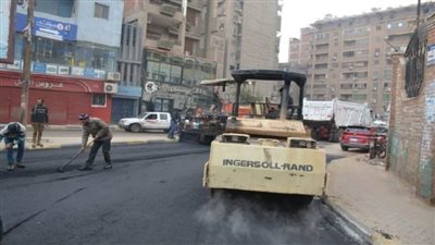  استكمال أعمال رصف وتطوير شوارع وميادين حي شرق وغرب أسيوط