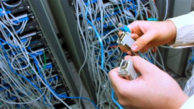 انقطاع خدمة الإنترنت في العديد من المدن الفرنسية الكبرى بسبب أعمال تخريبية