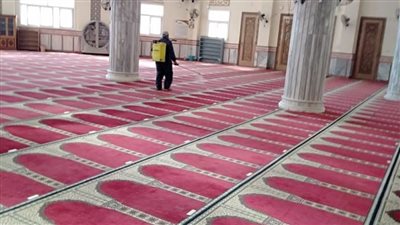 استمرار الفرق الصحية في تطهير وتعقيم دور العبادة والمدارس والأماكن الحيوية بالشرقية
