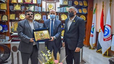 منظمة مصر أولاً لحقوق الإنسان تكرم وكيل صحة الشرقية لتطوير المنظومة الصحية 