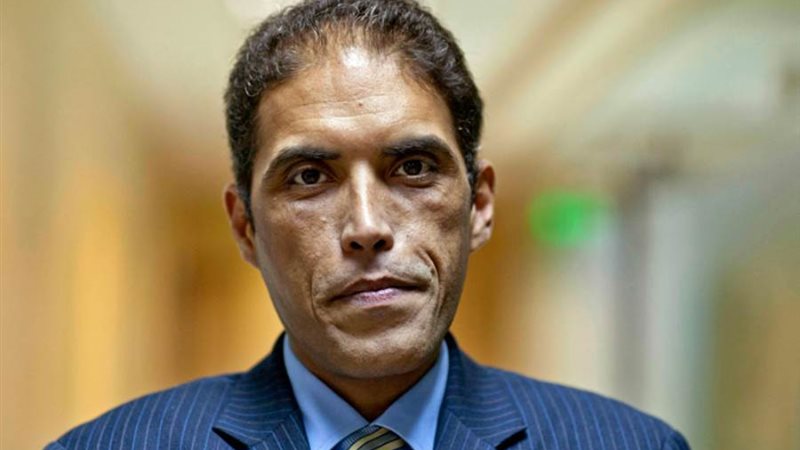 الكاتب الصحفي خالد