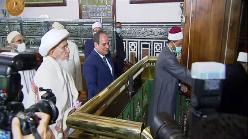 الرئيس السيسي اثناء