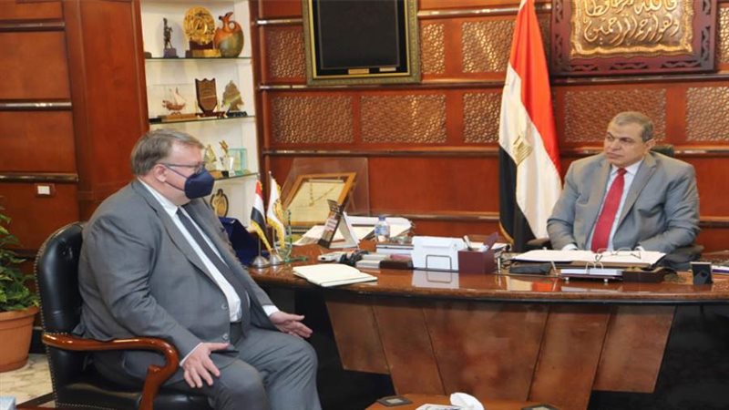 وزير القوي العاملة