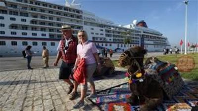 ميناء حلق الوادي التونسي يستقبل 968 سائحا من جنسيات مختلفة