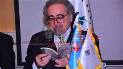 رئيس اتحاد الكتاب يهنئ الرئيس السيسي بعيد الفطر المبارك