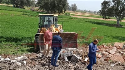 إزالة 4 حالات تعدٍّ بالبناء المخالف في كفر الشيخ
