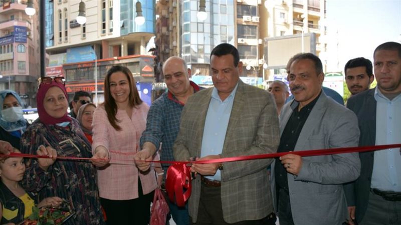 محافظ البحيرة يفتتح