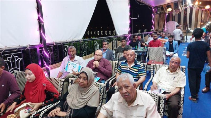 خلال تكريم أسر شهداء