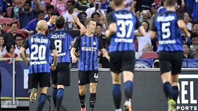 إنتر يفوز على أودينيزي 2-1 ويواصل ملاحقة ميلان على صدارة الدوري الايطالي