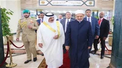  شيخ الأزهر يتبادل التهنئة مع ملك البحرين بعيد الفطر