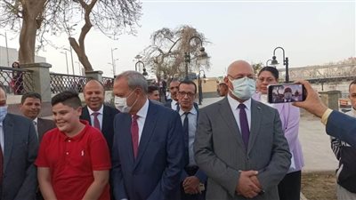 محافظ القليوبية يهنئ المواطنين بكورنيش بنها بعيد الفطر 