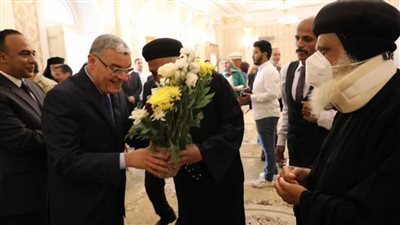 محافظ المنيا يستقبل المهنئين بعيد الفطر المبارك