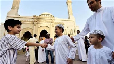 حكاية العيدية.. عادات وتقاليد أصلية يتمسك بها أهالي الحدود الشمالية بالسعودية