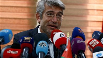 وزير الطاقة اللبناني: البنك الدولي لا يزال يجري مفاوضات بشأن تمويل استجرار الغاز المصري