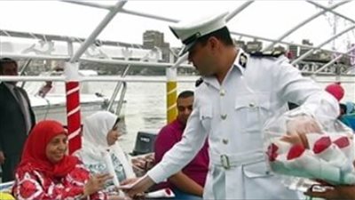 شرطة البيئة والمسطحات تشارك المواطنين الاحتفال بعيد الفطر المبارك