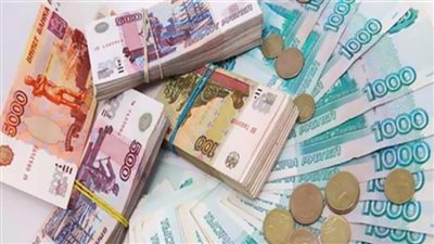 الروبل الروسي يهز عرش الدولار واليورو للمرة الأولى