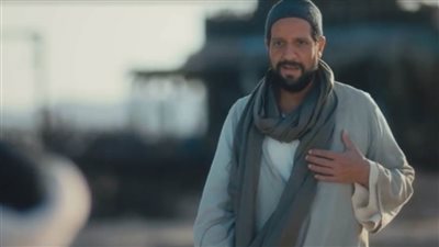 من ساعد أحمد أمين في 