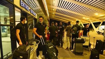 وصول بعثة رجال يد الأهلي للنيجر استعدادا لخوض السوبر الأفريقي وكأس الكؤوس