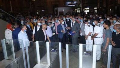 وزير النقل يتابع التشغيل التجريبي للبوابات الالكترونية بمحطة رمسيس 
