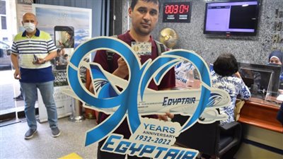 مصر للطيران تحتفل مع الركاب بعيدها الـ٩٠ في المطارات وعلى متن الطائرات