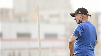 فيريرا يستعين بفريق الأمل تحسبا لغدر الكبار