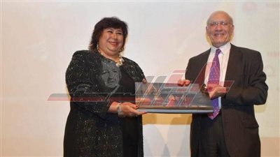 تكريم وزيرة الثقافة بموسوعة المجد من المتروبوليتان الأمريكية