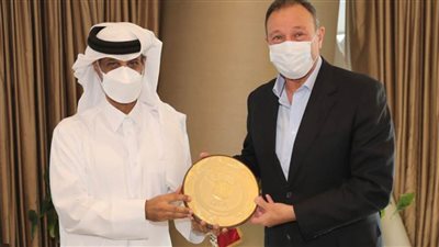 رئيس النادي الأهلي يلتقي رئيس الاتحاد القطري لكرة القدم