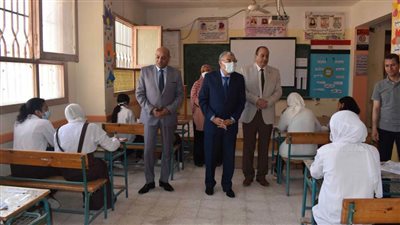 محافظ المنيا يتابع بدء امتحانات 