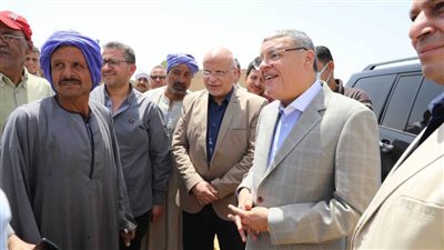 توريد 104 آلاف طن قمح.. مزارعو المنيا يشكرون الرئيس لإطلاق المشروع تبطين الترع 
