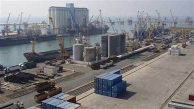 إغلاق ميناء العريش البحري لزيادة سرعة الرياح وارتفاع الأمواج