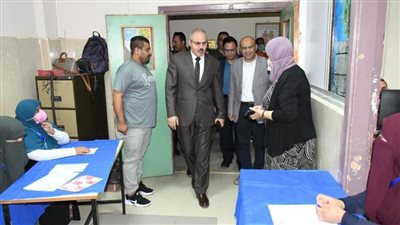 رئيس جامعة القناة يتقدم إنطلاق الفوج الثاني لحملة التبرع بالدم 