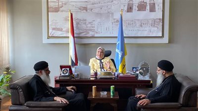 رئيس غرب الإسكندرية تستقبل وفدا من آباء وقساوسة الكنائس