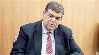 رئيس صحة النواب يطالب بمواجهة فوضى وصفات الأدوية على مواقع التواصل الاجتماعي