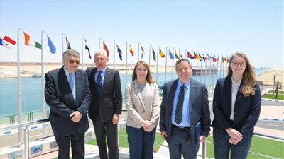 الفريق أسامة ربيع يلتقي رئيس غرفة الملاحة الدولية 