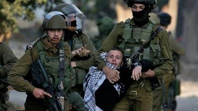 شهود عيان: جنود الاحتلال الإسرائيلي منعونا من إسعاف المراسلة شيرين أبو عاقلة