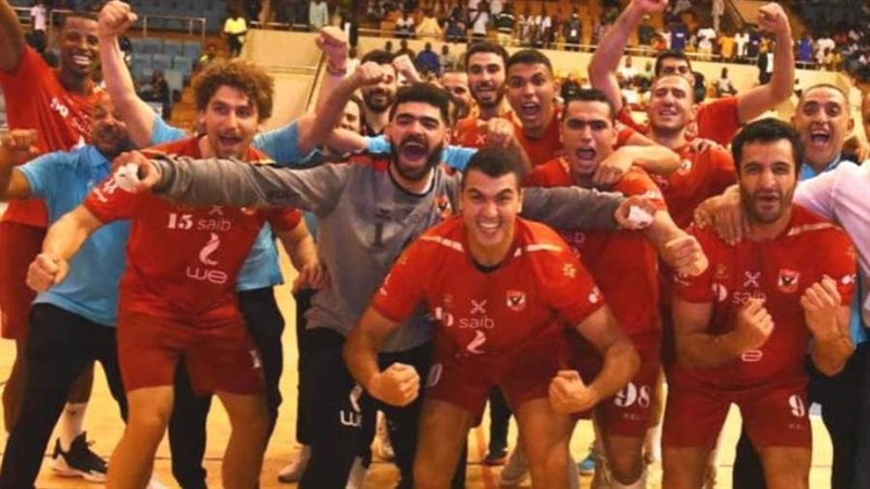 يد رجال الأهلي