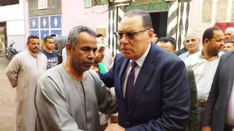 محافظ الشرقية يؤدي