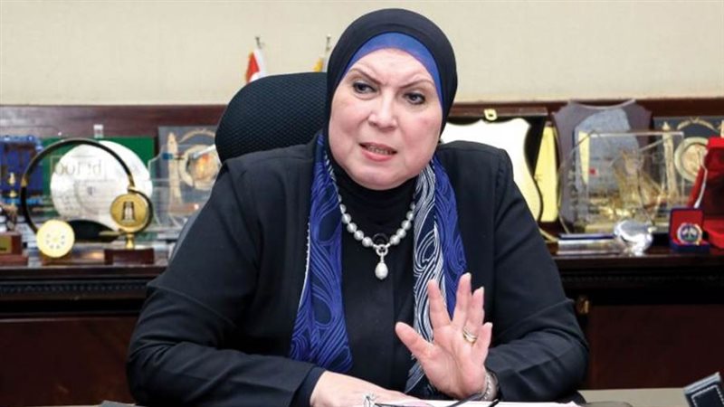 وزيرة التجارة والصناعة